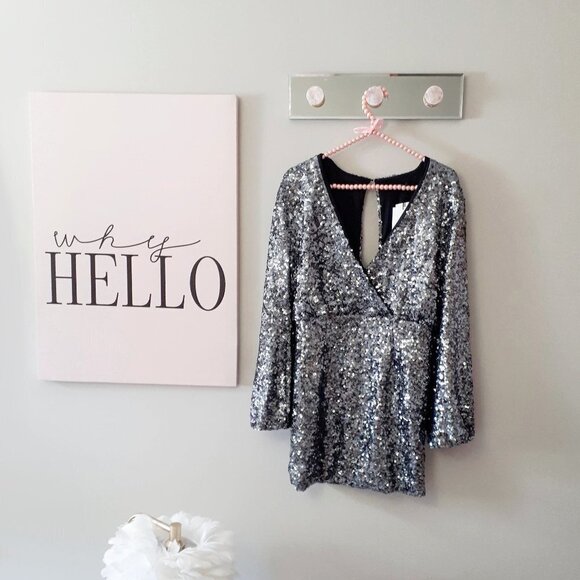 NWT OPT One Pretty Thing silver grey sequin wrap V-neckline holiday dress, S - Picture 7 of 10